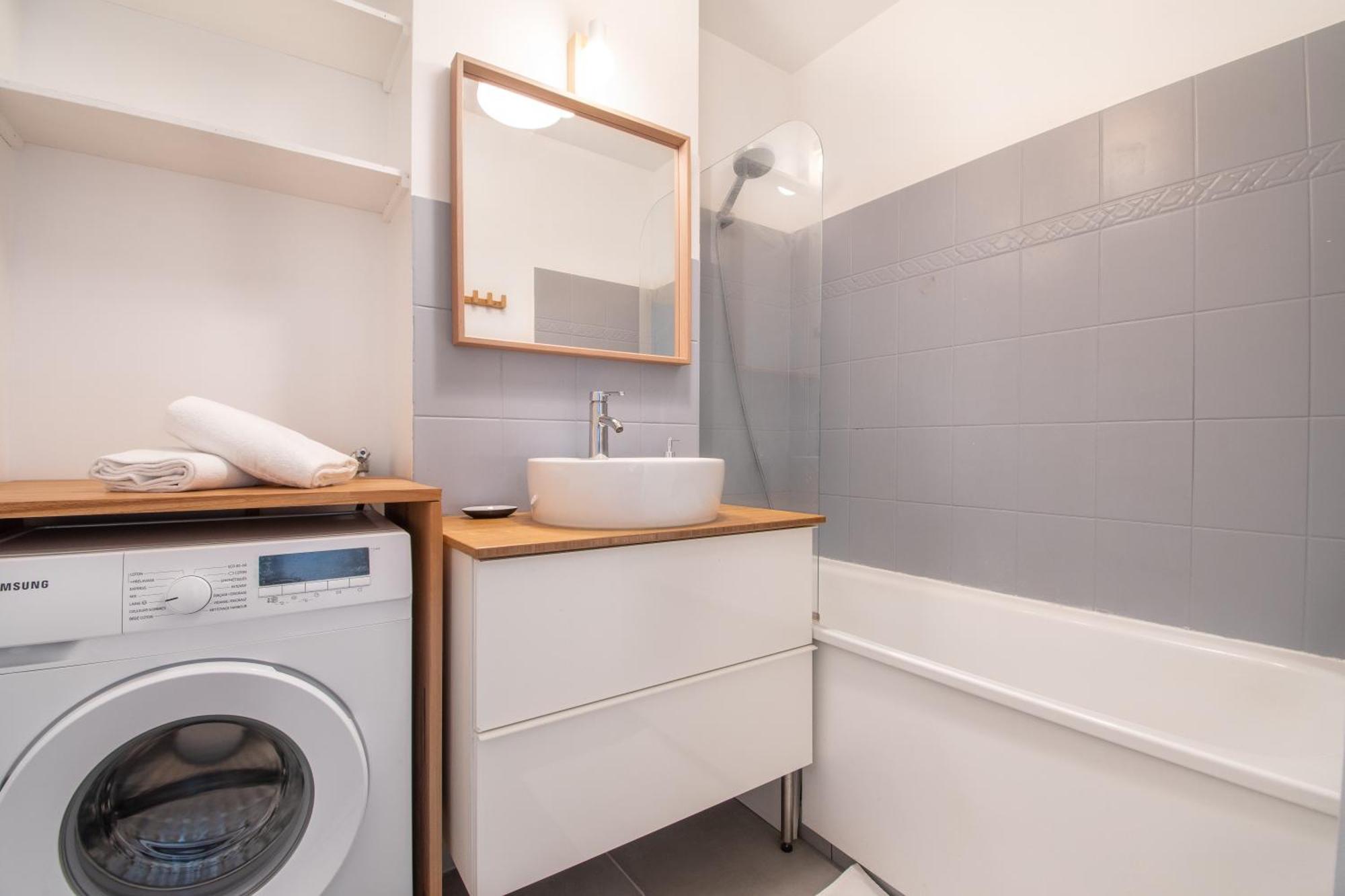 Cosy T2 De 50 M² Centre-Ville Avec Garage & Balcon Nantes Exterior photo