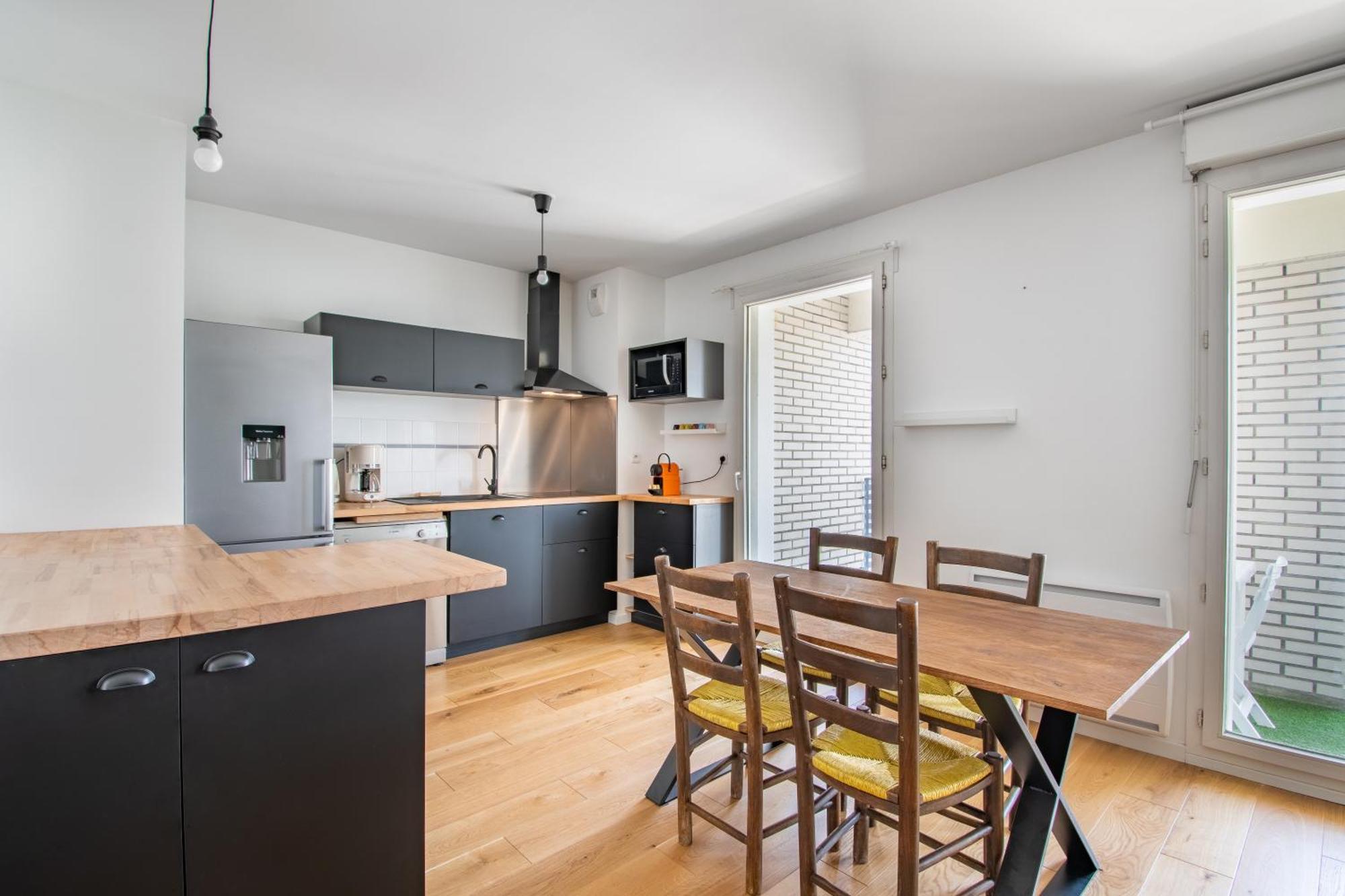 Cosy T2 De 50 M² Centre-Ville Avec Garage & Balcon Nantes Exterior photo
